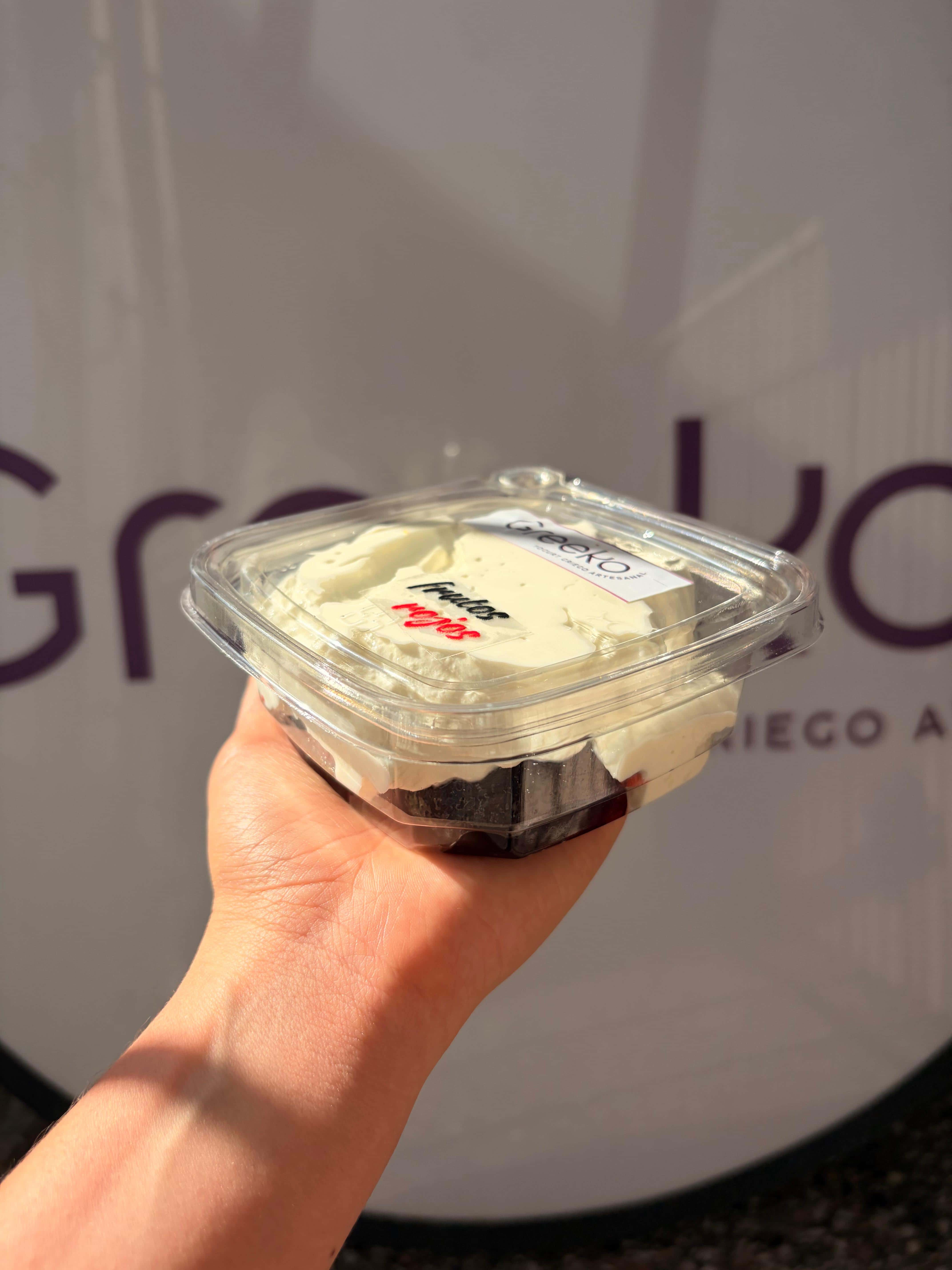 Yogurt Griego con colchon de Frutos Rojos 300g